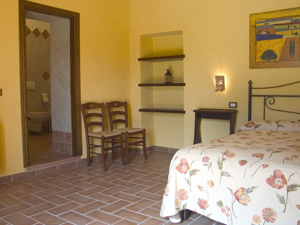 La Pulledraia Del Podere Montegrappa Farm stay
